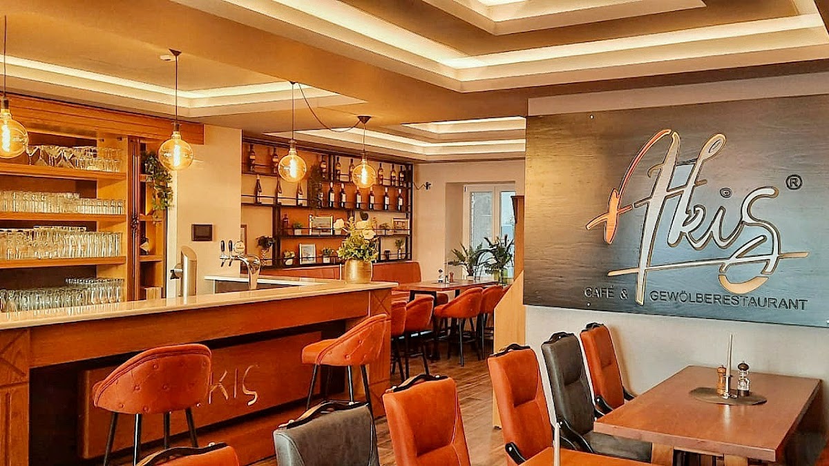 Restaurant Und Cafè Akis
